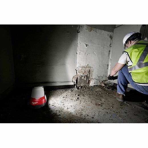 M18™ RADIUS™ Compact Site Light w/Flood Mode
