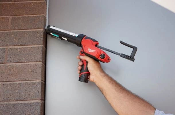 M12™ 10oz. Caulk and Adhesive Gun