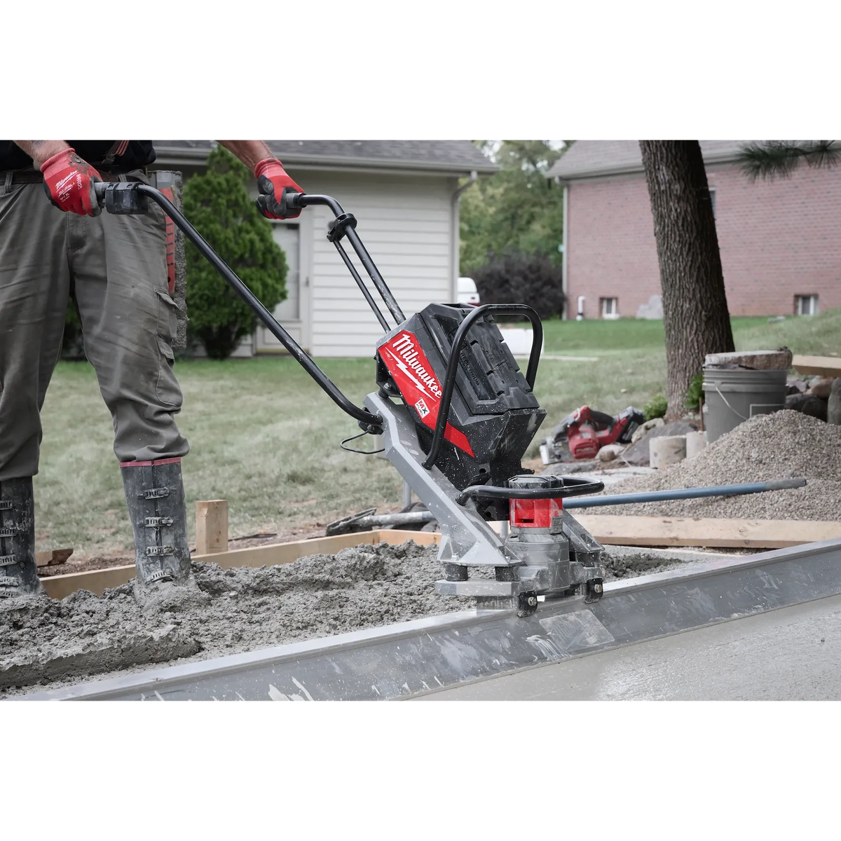Milwaukee 12 ft Screed Bar | 48-38-2012