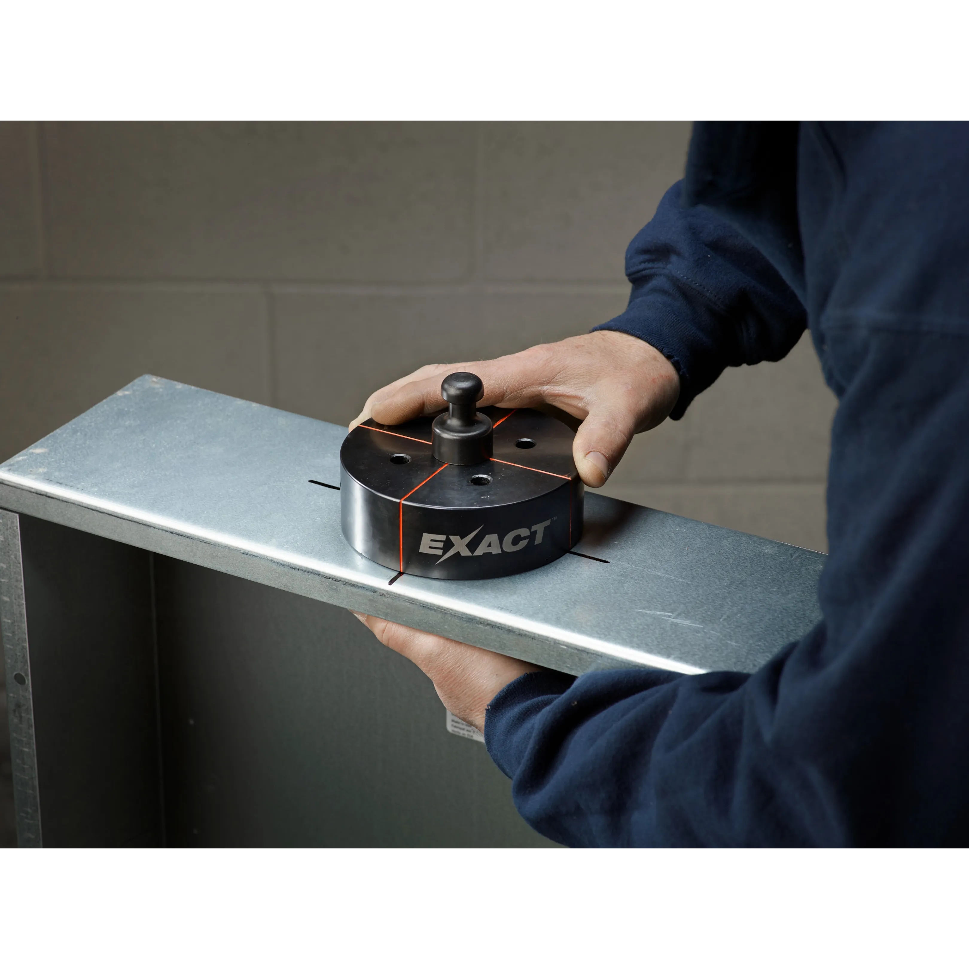 M18™ FORCE LOGIC™ 10 Ton Knockout Tool