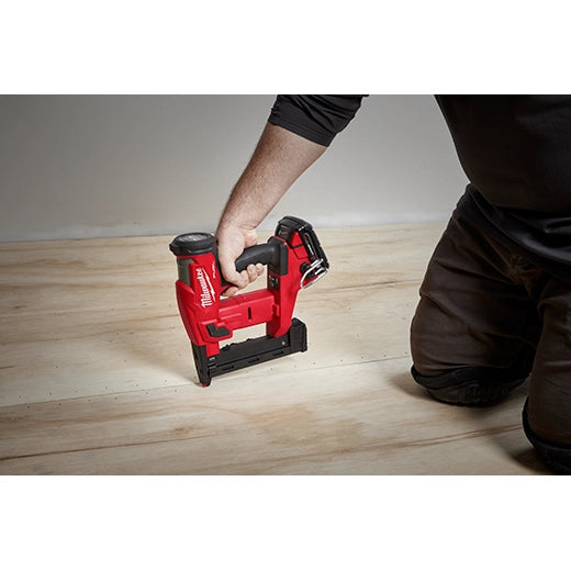 Milwaukee M18 FUEL 18 GAUGE 1/4" Narrow Crown Stapler | 2749-20
