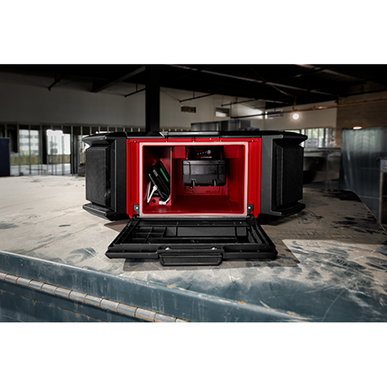 M18™ Jobsite Radio + Charger w/ PACKOUT™ Compatibility