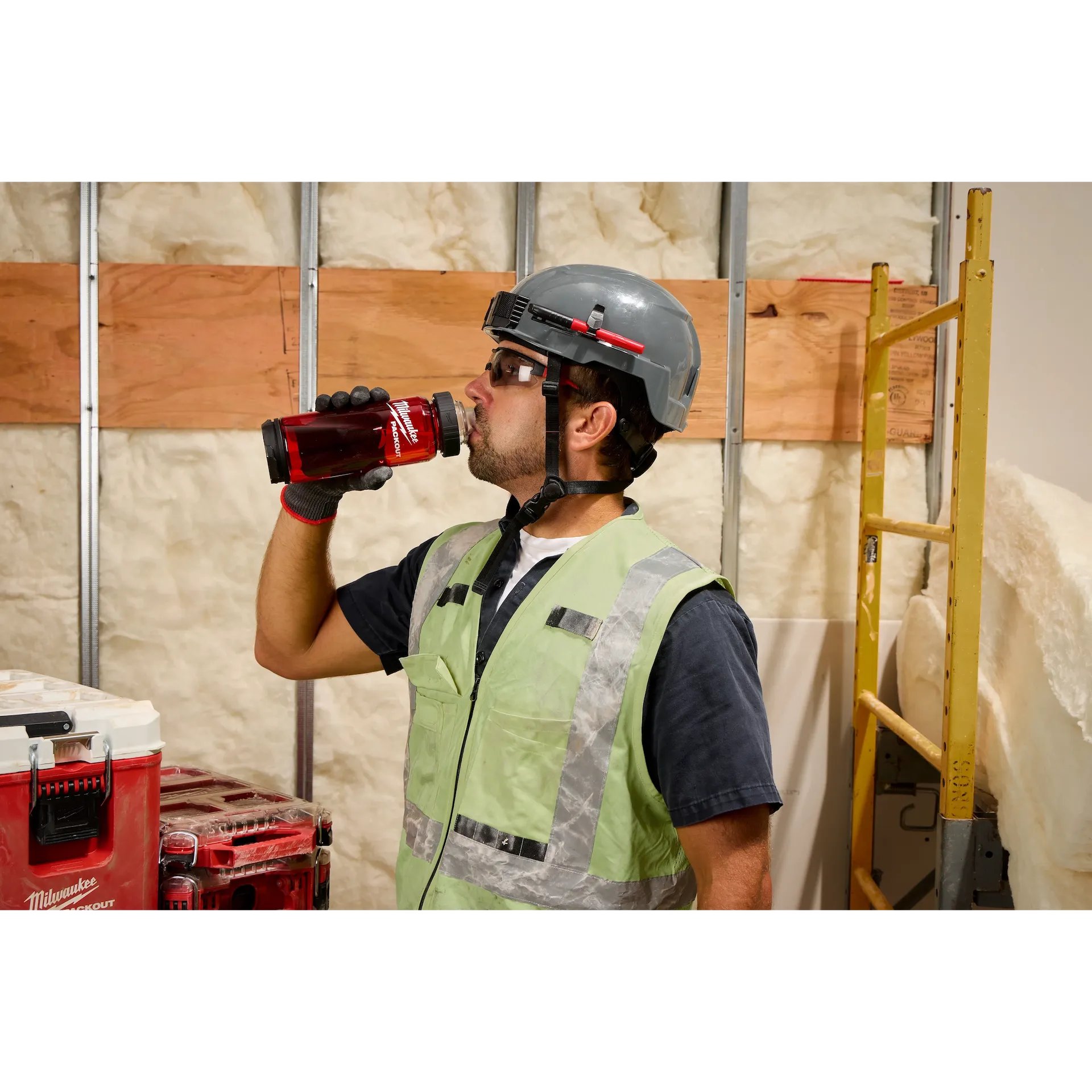 PACKOUT™ Bottle with Chug Lid