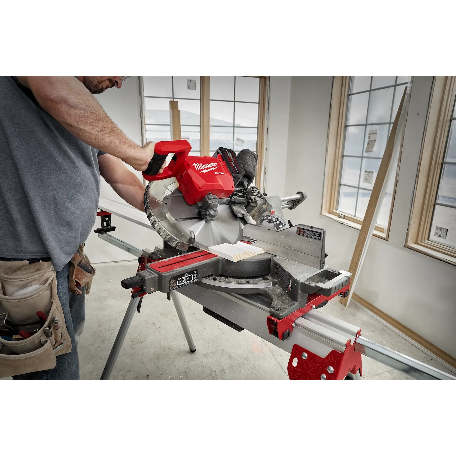 M18 FUEL™ 12” Dual Bevel Sliding Compound Miter Saw