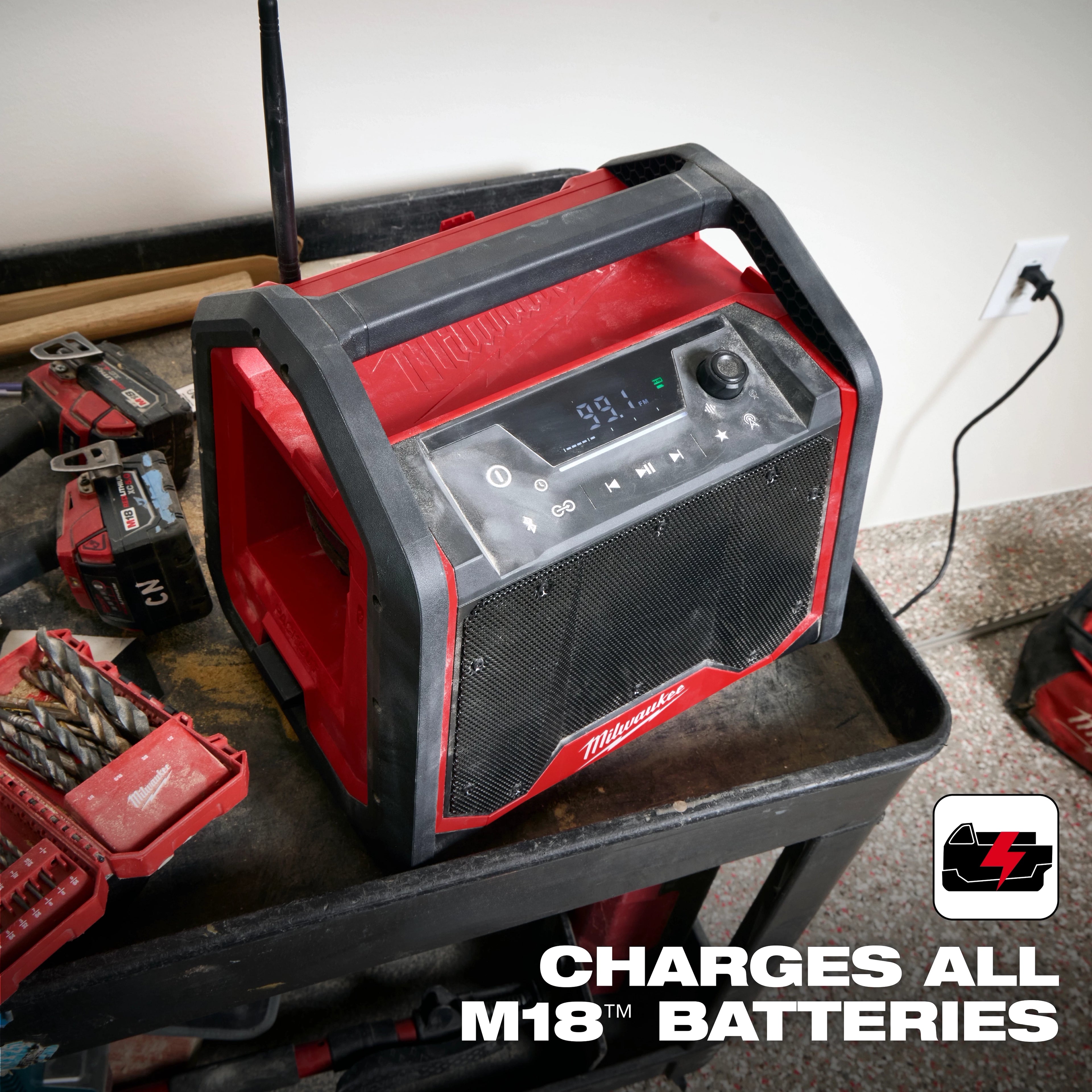 M18™ Bluetooth® Jobsite Radio + Charger