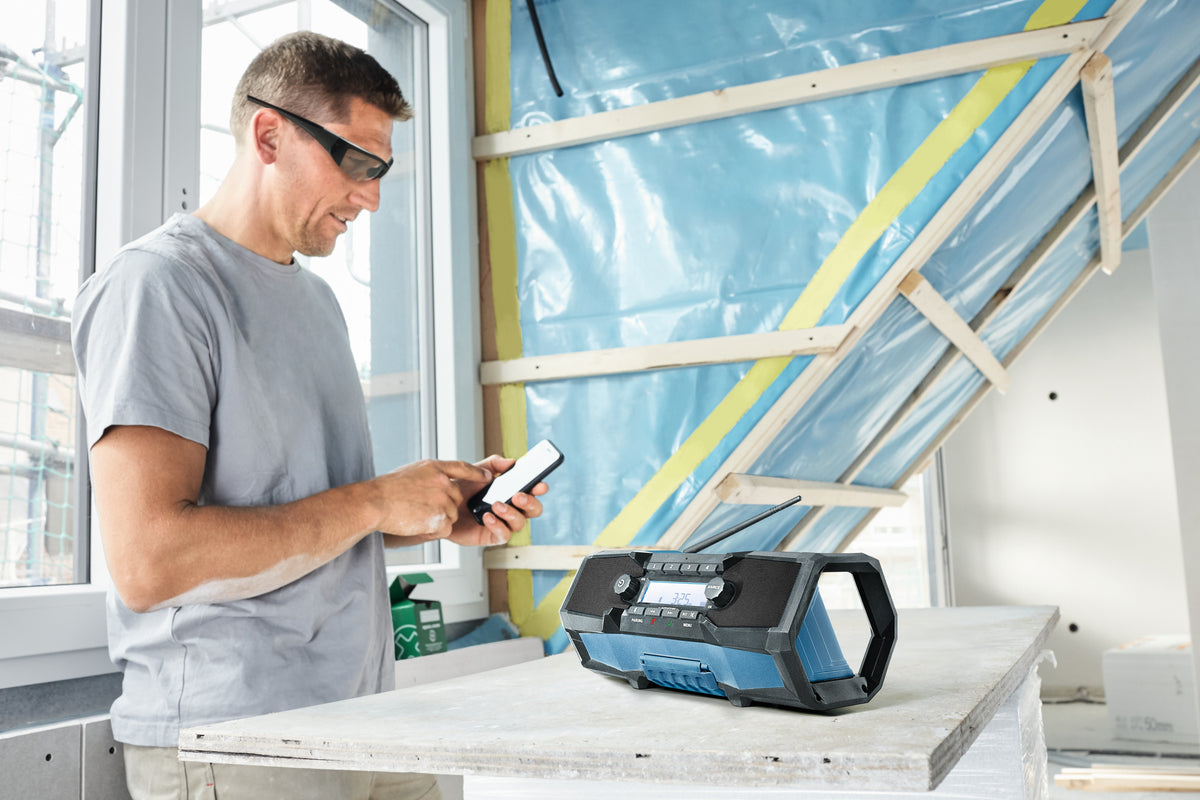 Bosch GPB18V-2CN 18V Compact Jobsite Radio with Bluetooth 5.0