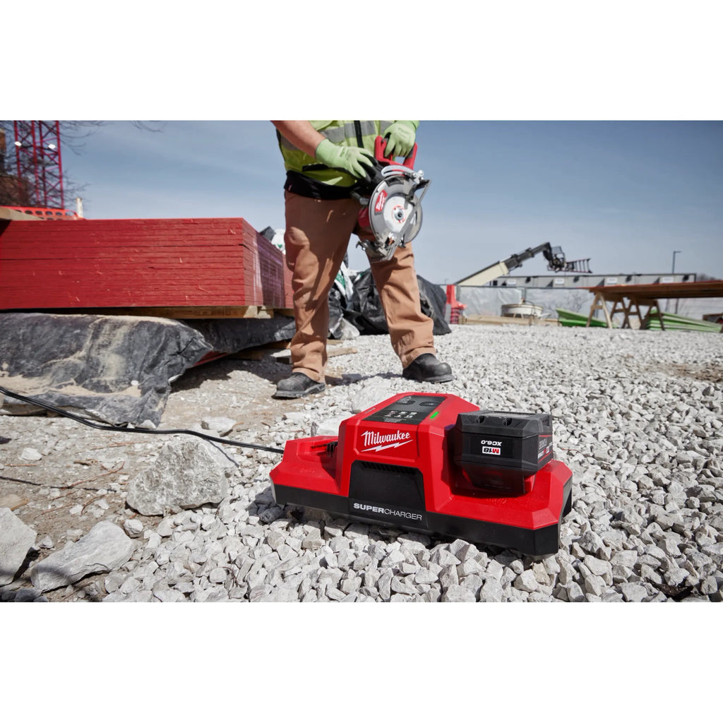 Milwaukee M18 Dual Bay Simultaneous Super Charger | 48-59-1815