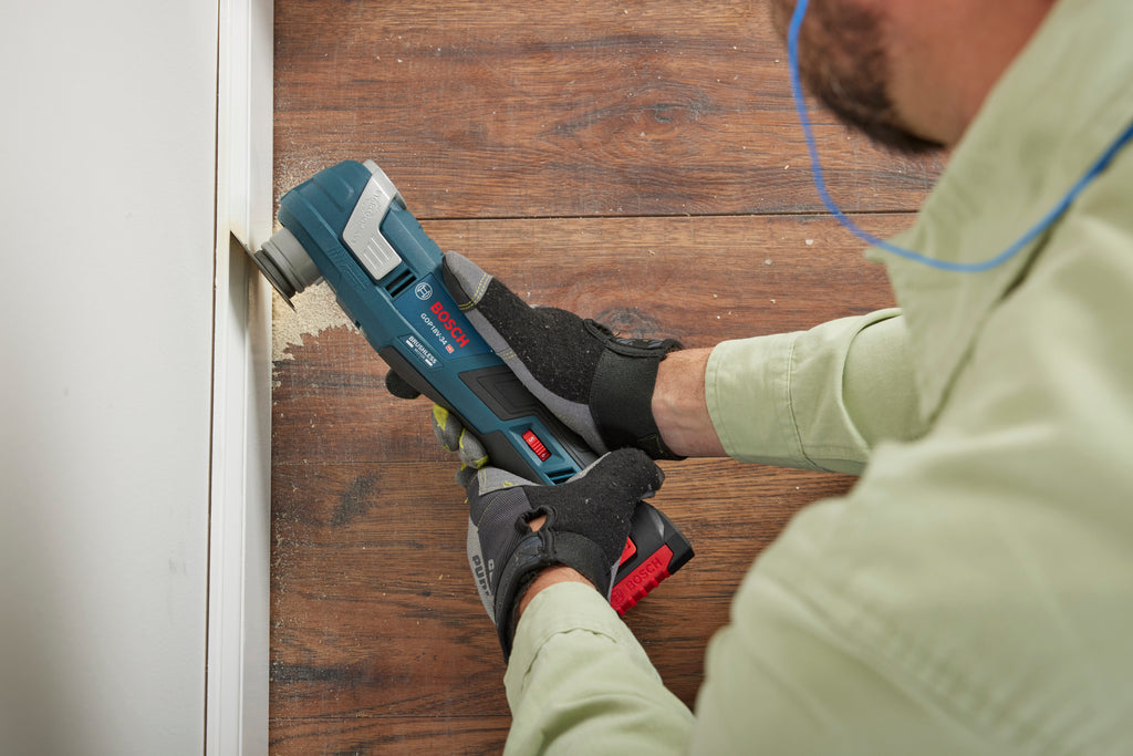 Bosch GOP18V-34B14 18V Brushless StarlockPlus Oscillating Multi-Tool Kit with (1) CORE18V 4 Ah Advanced Power Battery