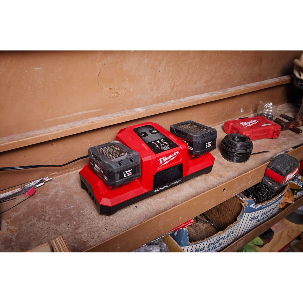 Milwaukee M18 Dual Bay Simultaneous Super Charger | 48-59-1815