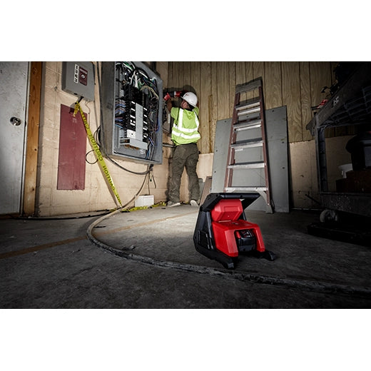 M18™ ROVER™ Dual Power Flood Light