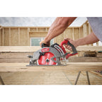 M18 FUEL™ 7-1/4" Rear Handle Circular Saw