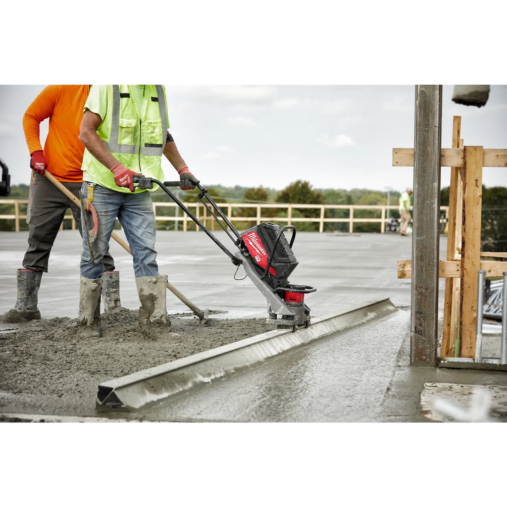 Milwaukee 16 ft Screed Bar | 48-38-2016