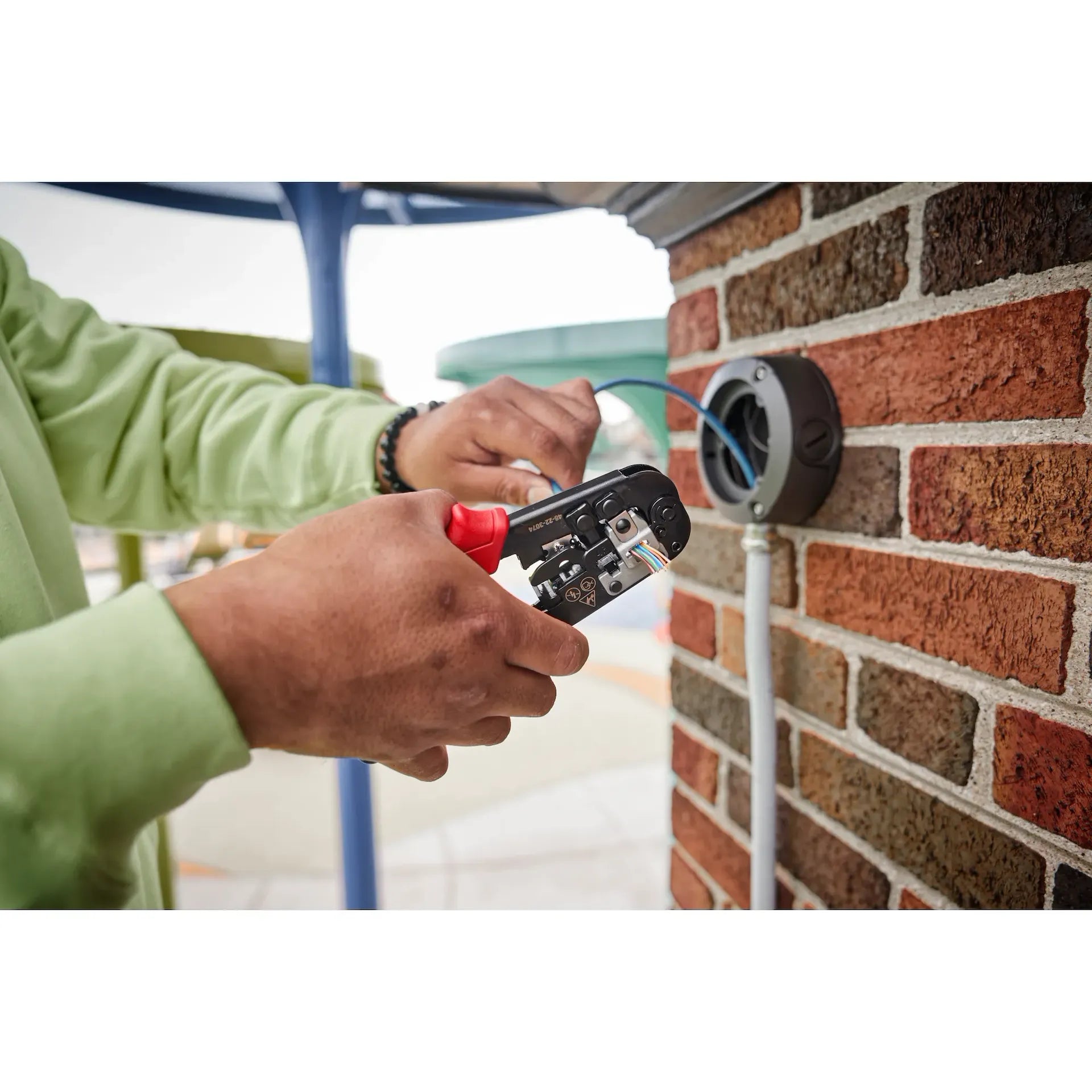 Ratcheting Pass-Through Crimper & Stripper