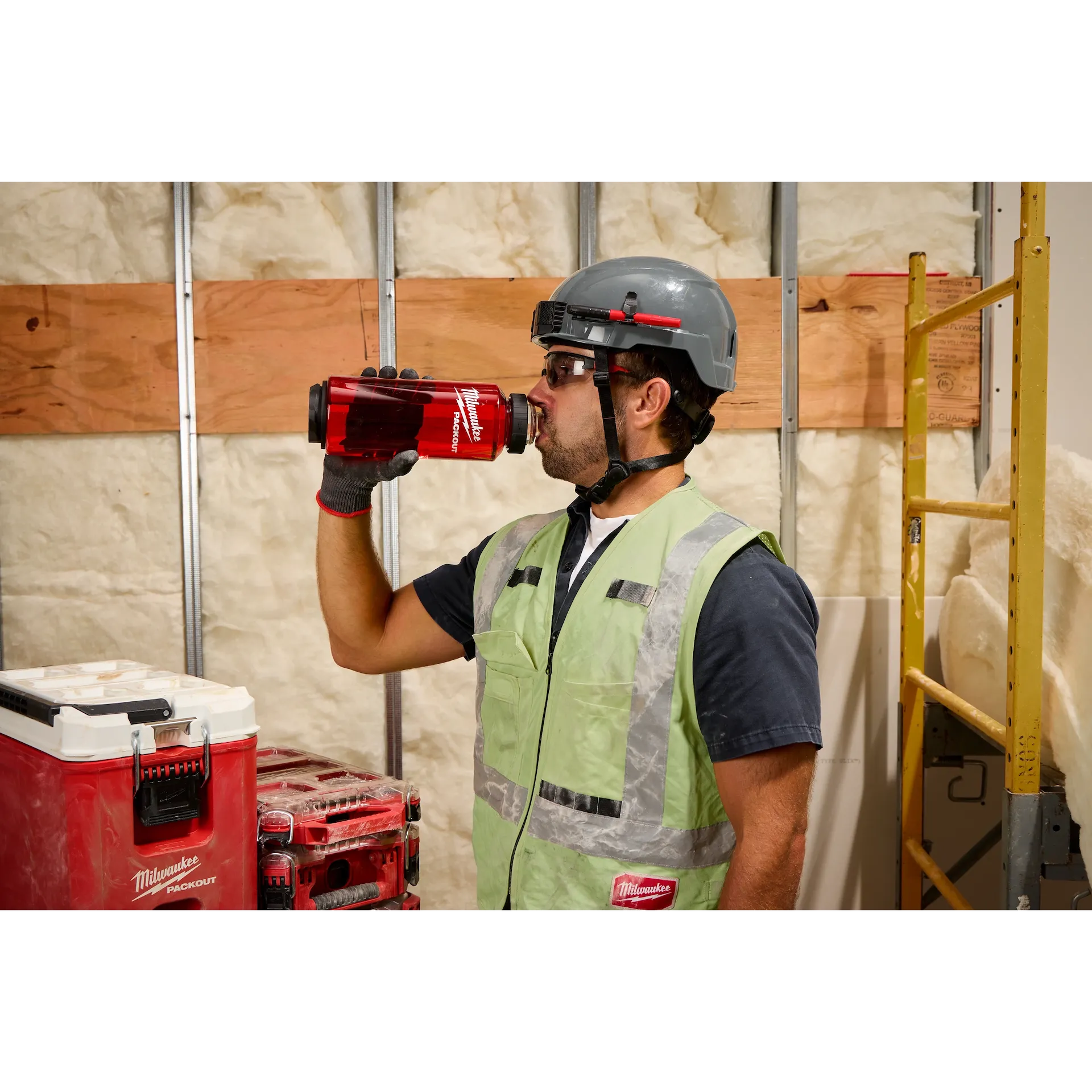 PACKOUT™ Bottle with Chug Lid