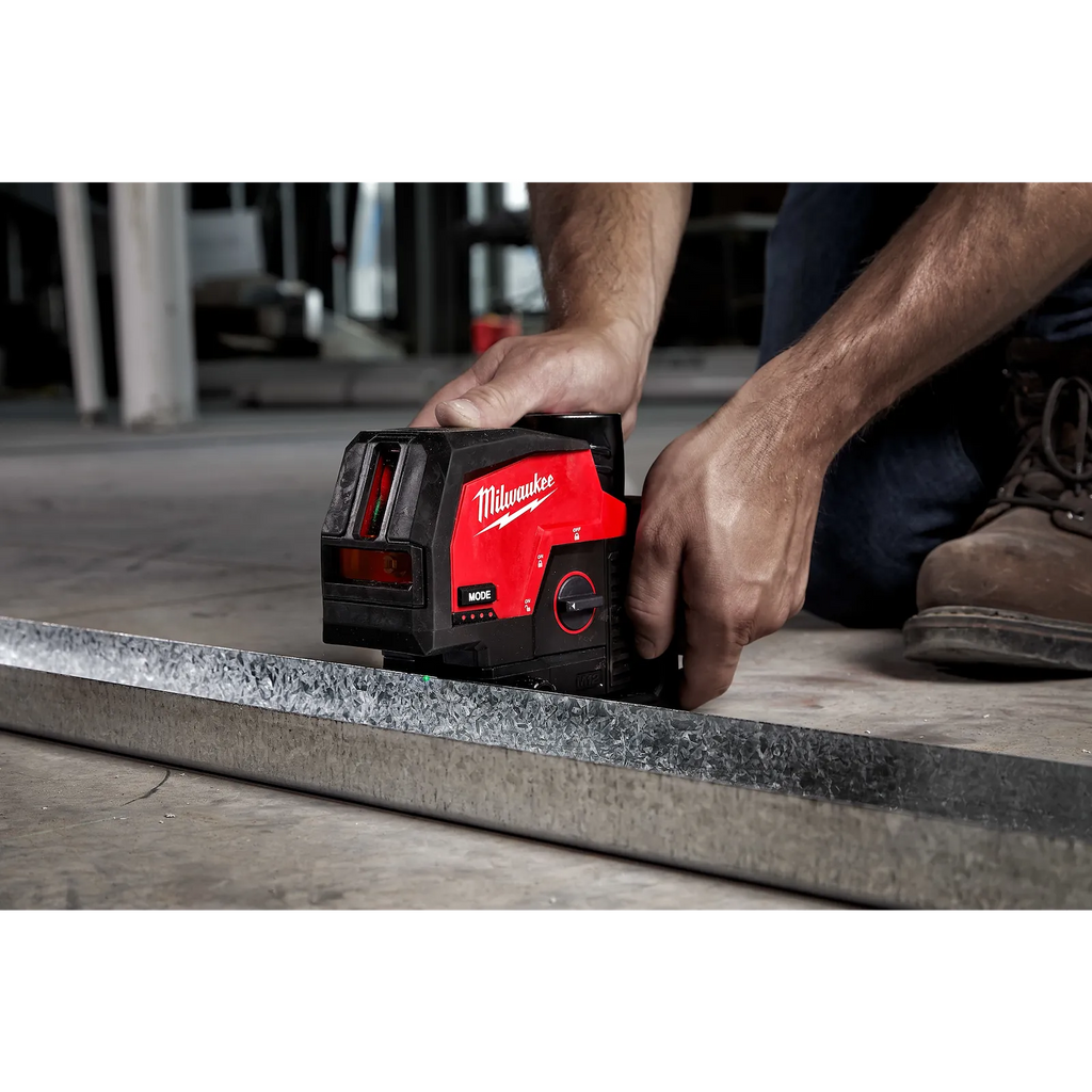 Milwaukee M12 Green Cross Line & Plumb Points Laser Kit | 3622-21