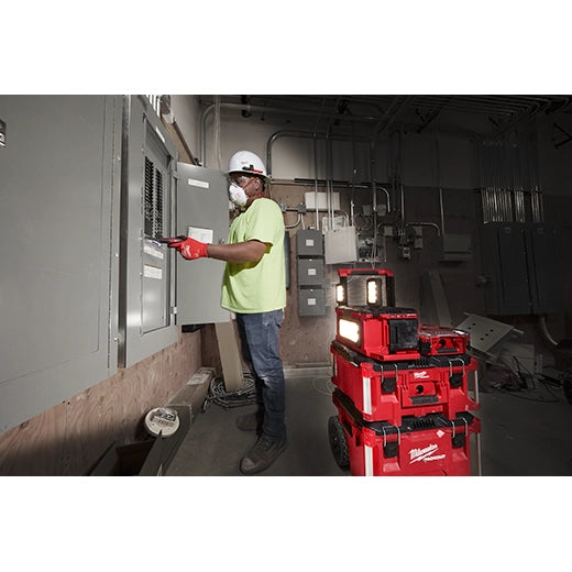 M18™ Flood Light/Charger w/ PACKOUT™ Compatibility