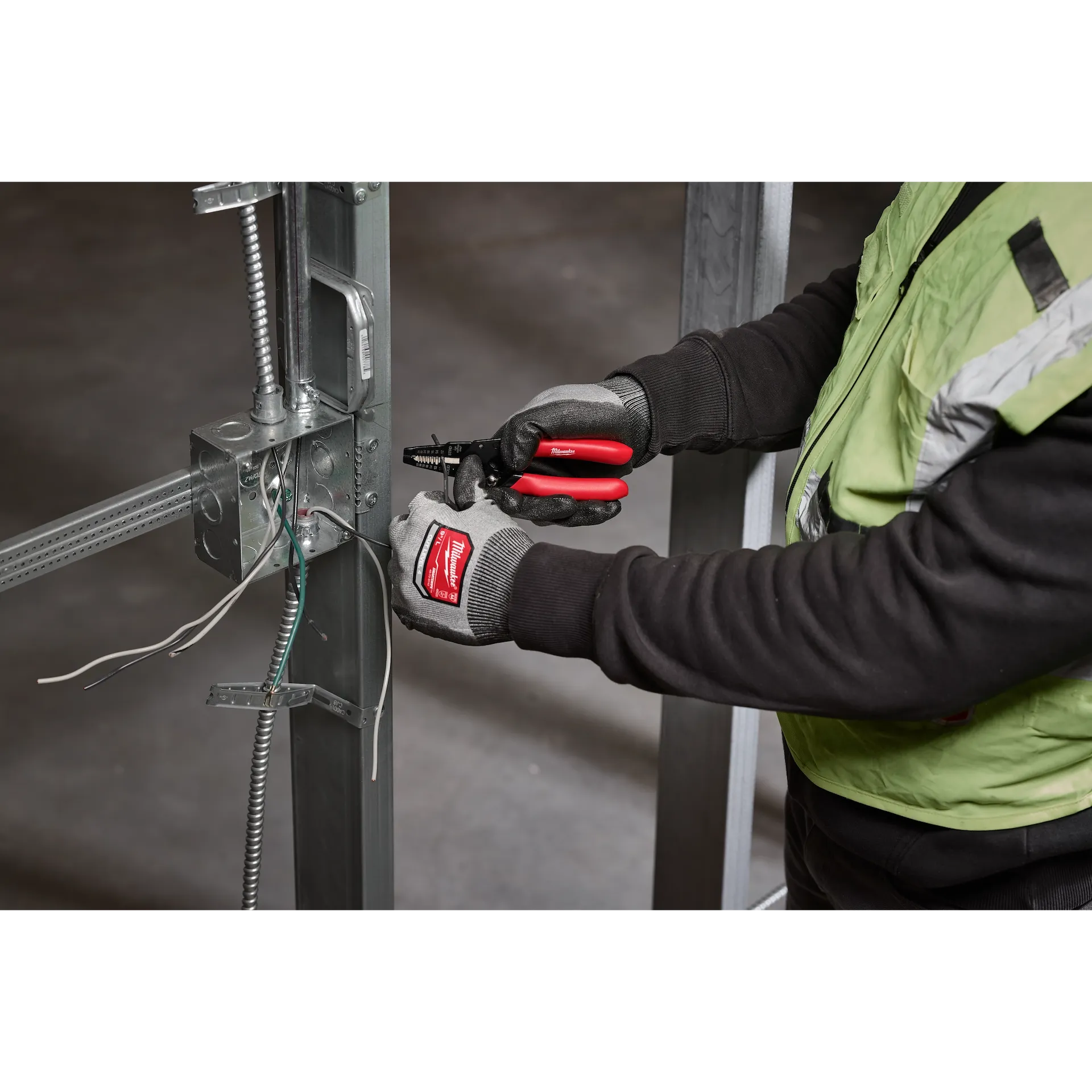 10-24 AWG Compact Dipped Grip Wire Stripper & Cutter