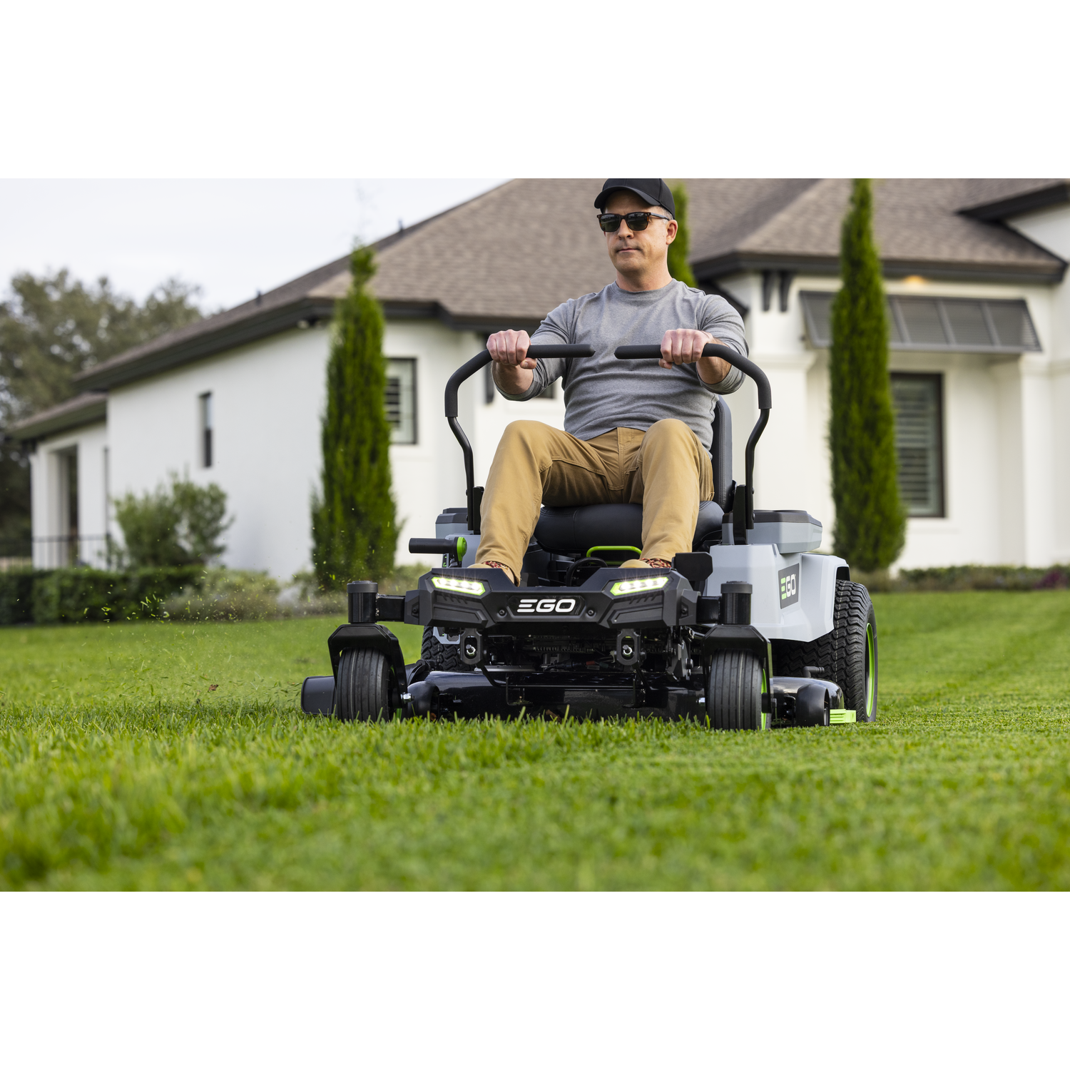 POWER+ Z6 42" Zero Turn Riding Mower, Includes (6) 6.0Ah Batteries and 800W Charger