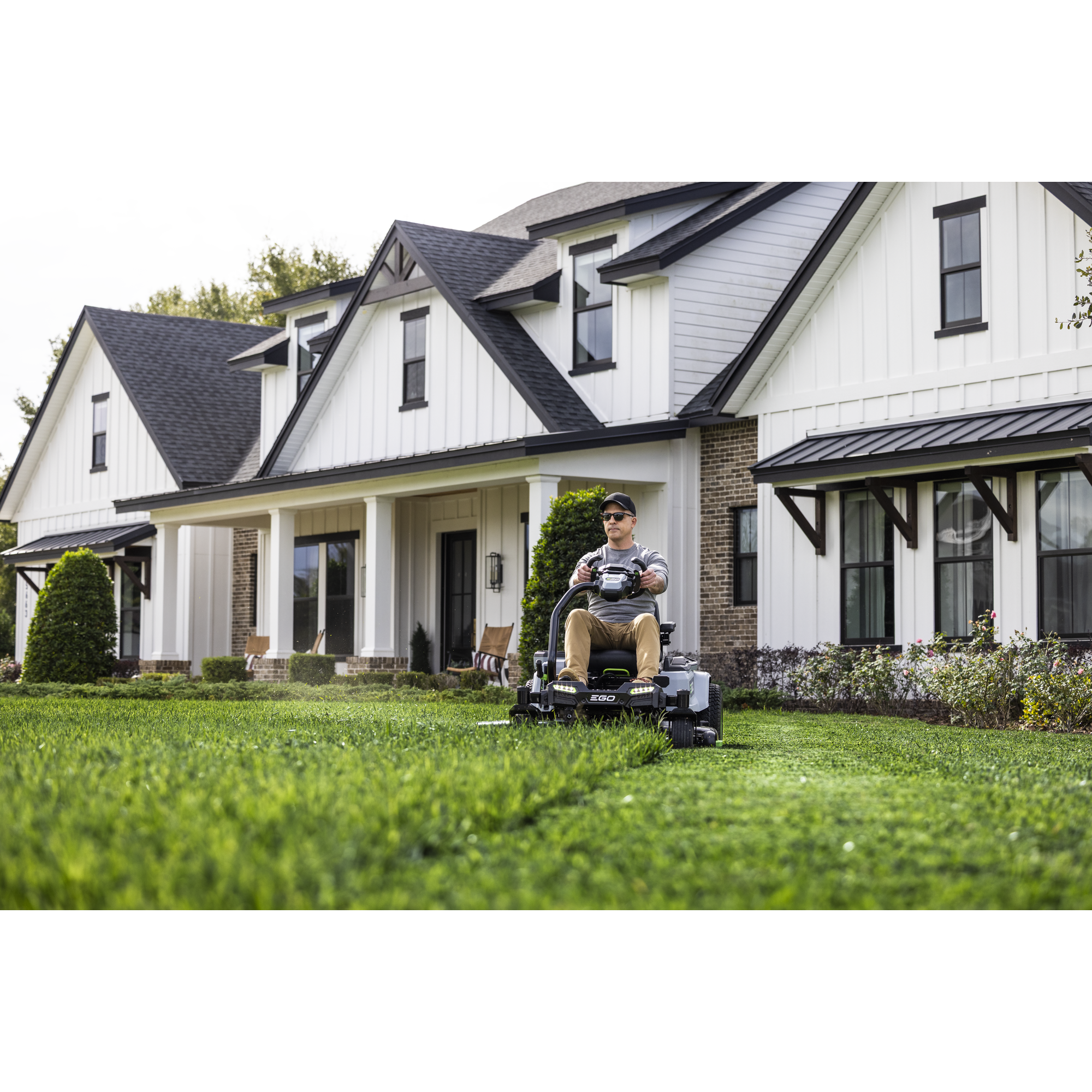 POWER+ Z6 42" Zero Turn Mower with e-STEER™ Technology, Includes (2) 10.0Ah and (4) 6.0Ah Batteries and 800W Charger