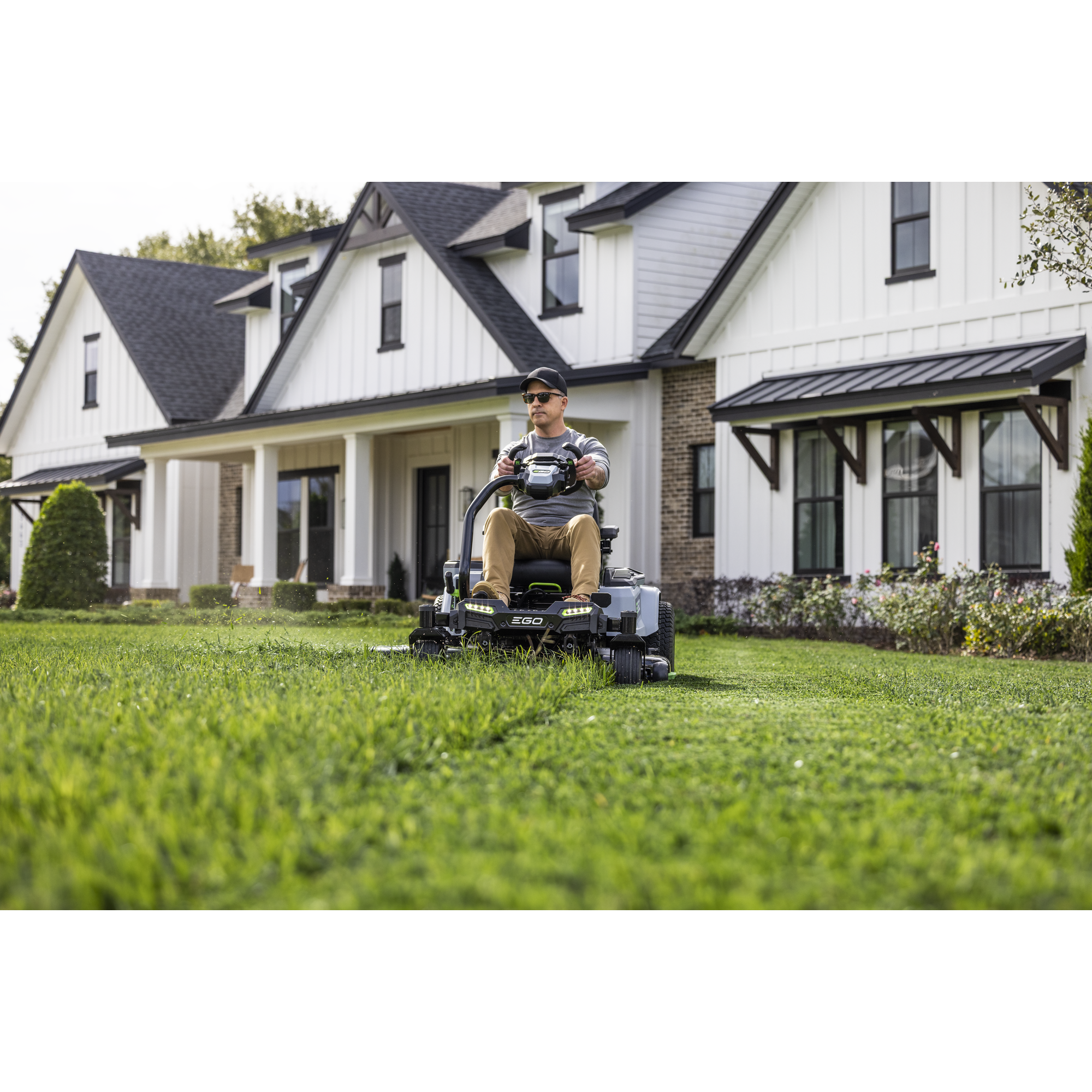 POWER+ Z6 42" Zero Turn Mower with e-STEER™ Technology, Includes (2) 10.0Ah and (4) 6.0Ah Batteries and 800W Charger