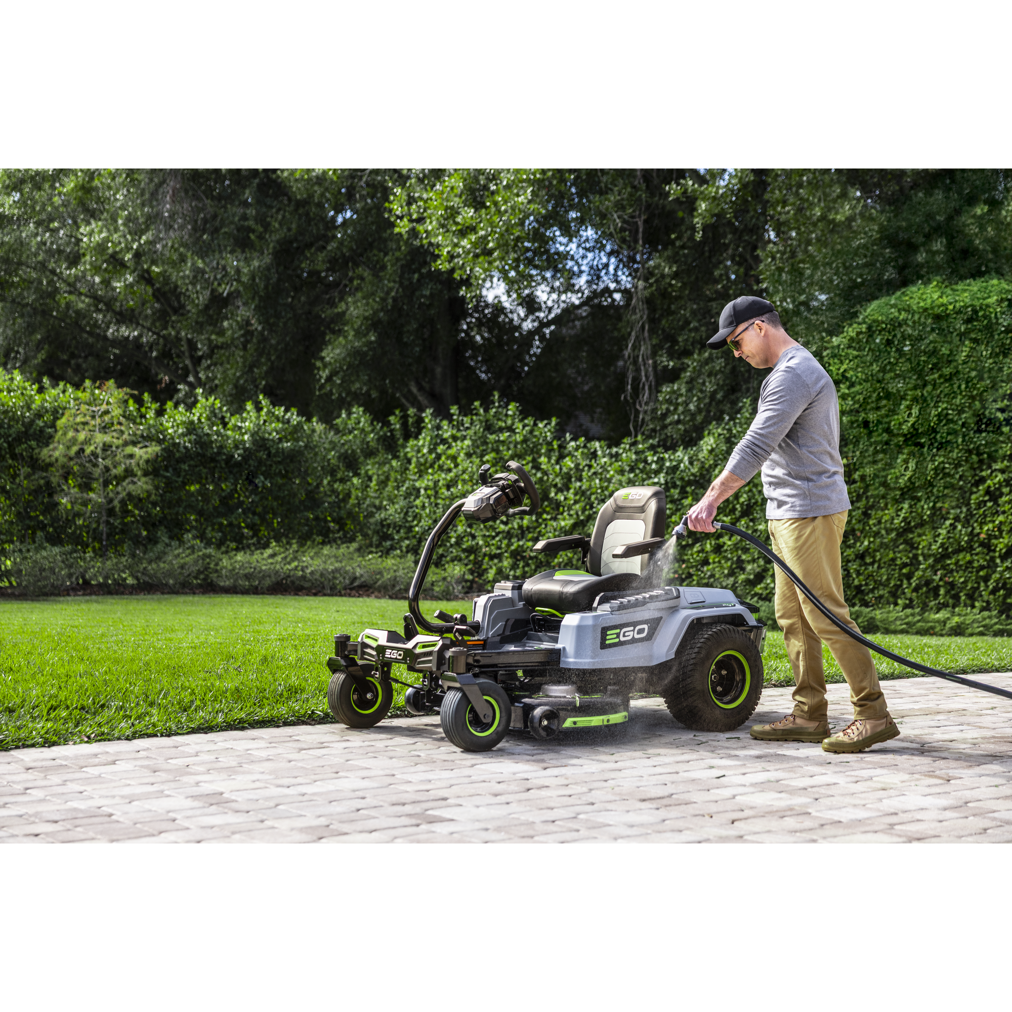 POWER+ Z6 42" Zero Turn Mower with e-STEER™ Technology, Includes (2) 10.0Ah and (4) 6.0Ah Batteries and 800W Charger