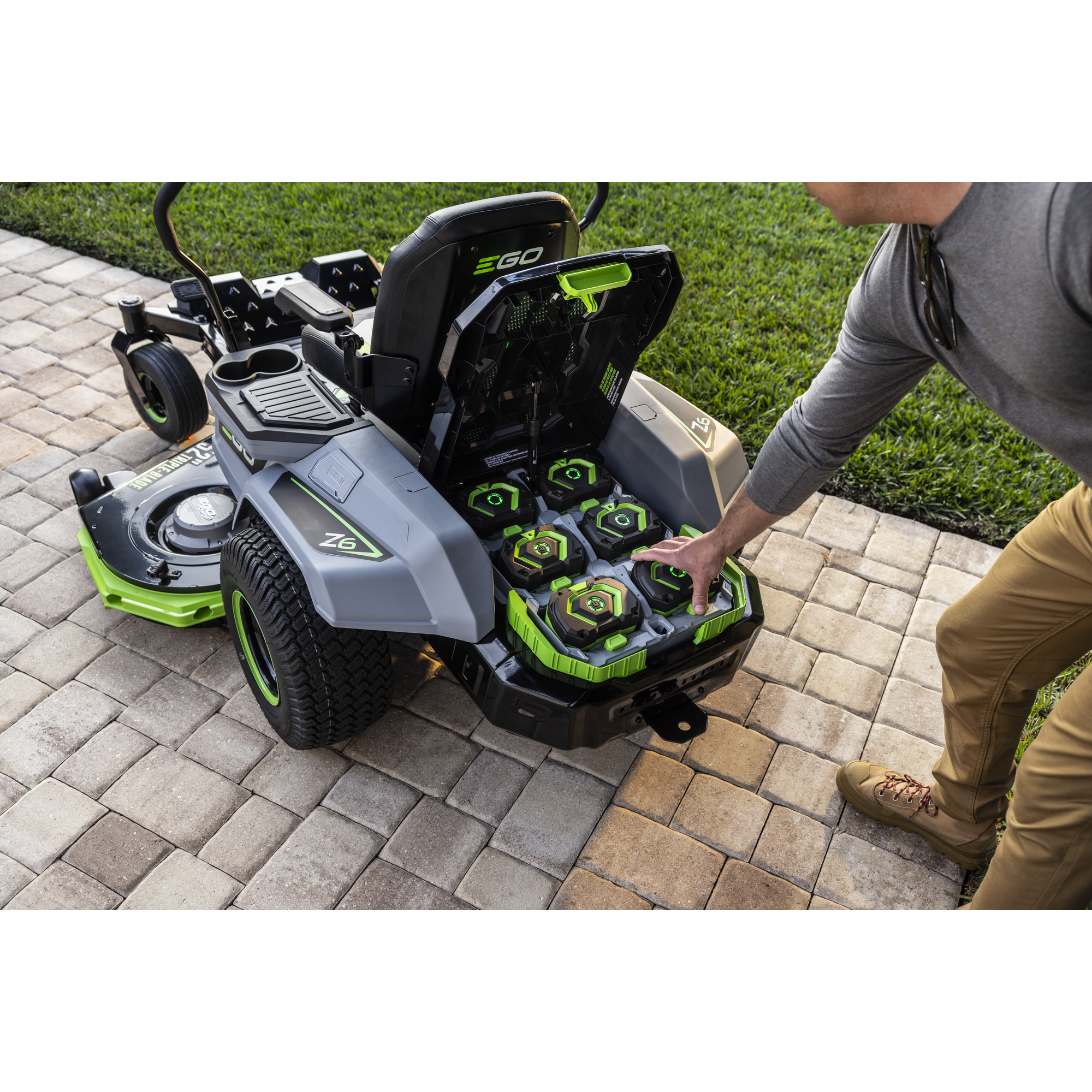 POWER+ Z6 52" Zero Turn Riding Mower, Includes (6) 10.0Ah Batteries and 800W Charger