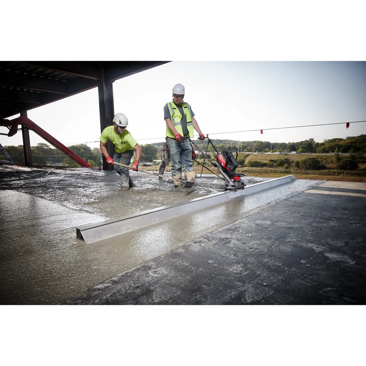 Milwaukee 16 ft Screed Bar | 48-38-2016