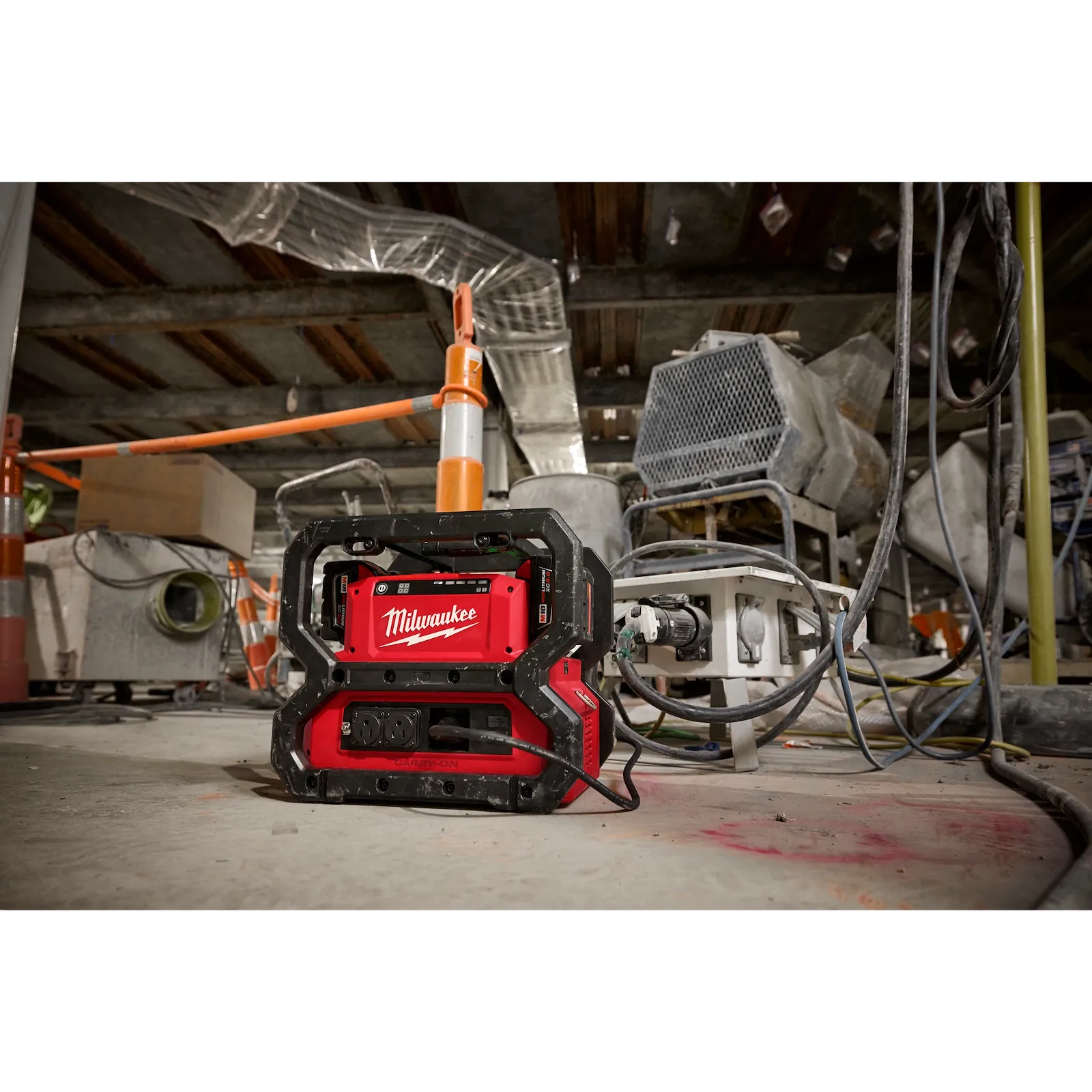 M18™ CARRY-ON™ 3600W/1800W Power Supply