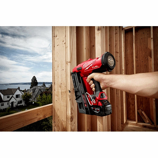 M18 FUEL 30 Degree Framing Nailer