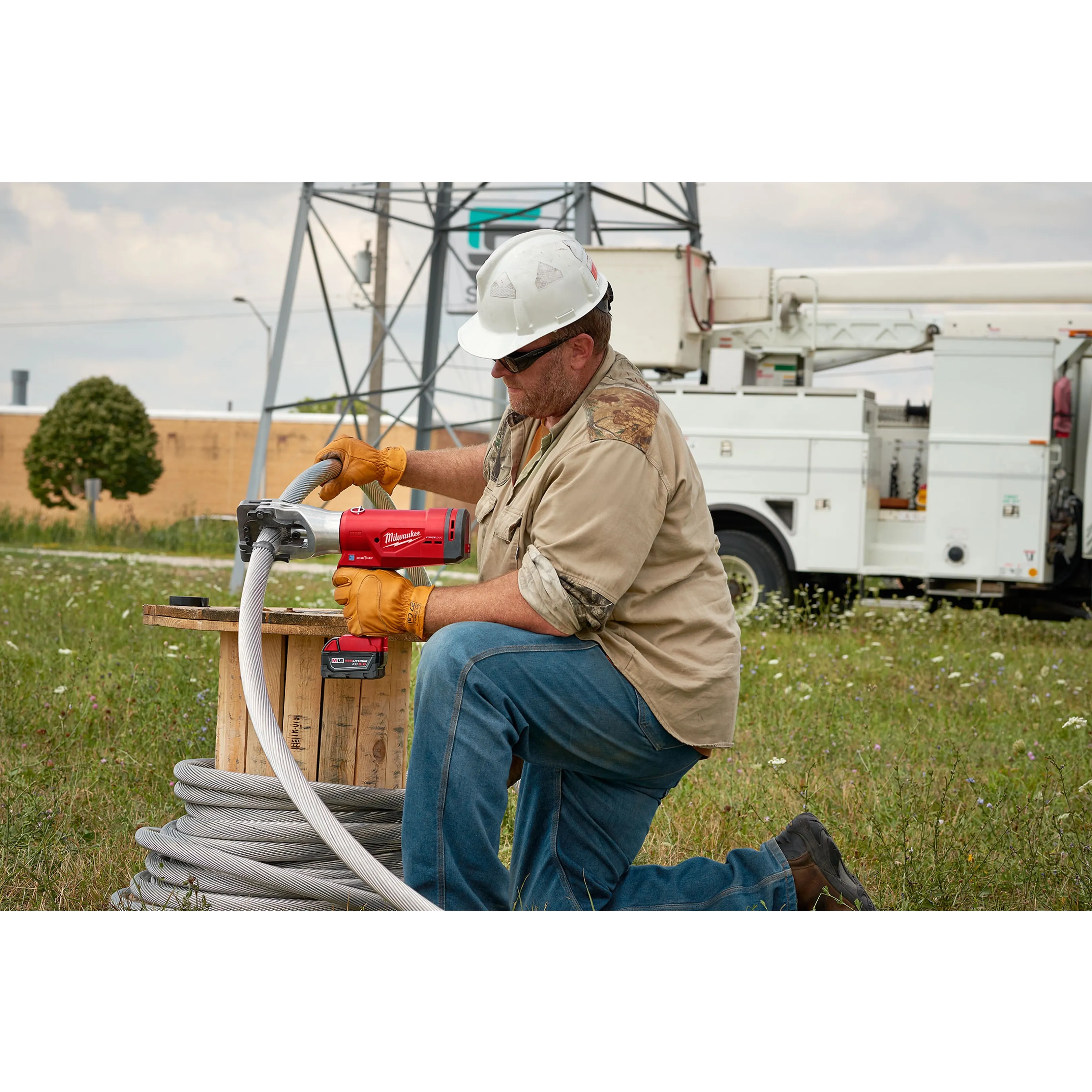 M18™ FORCE LOGIC™ 1590 ACSR Cable Cutter