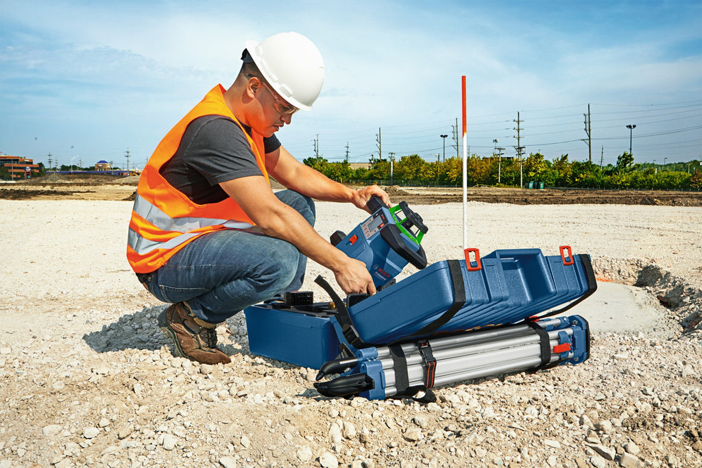 Bosch GRL4000-90CHVGK 18V REVOLVE4000 Connected Green-Beam Self-Leveling Horizontal/Vertical Rotary Laser Kit with (1) CORE18V 4 Ah Advanced Power Battery