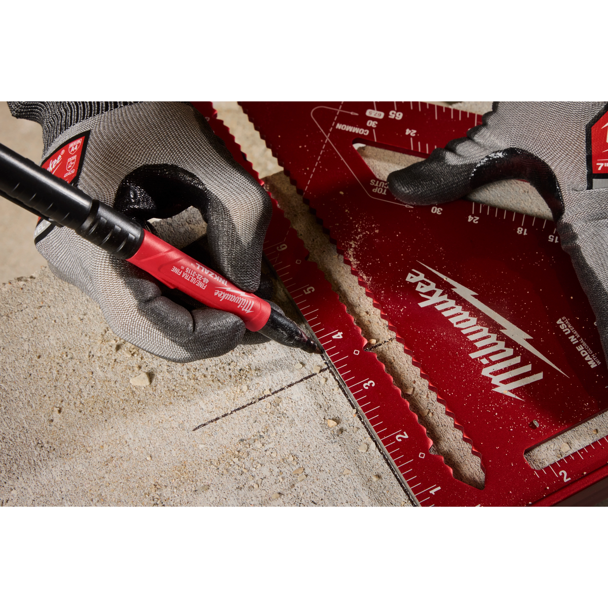 Milwaukee INKZALL Double Sided Black Jobsite Marker – Ultra Fine & Fine Point | 48-22-3115
