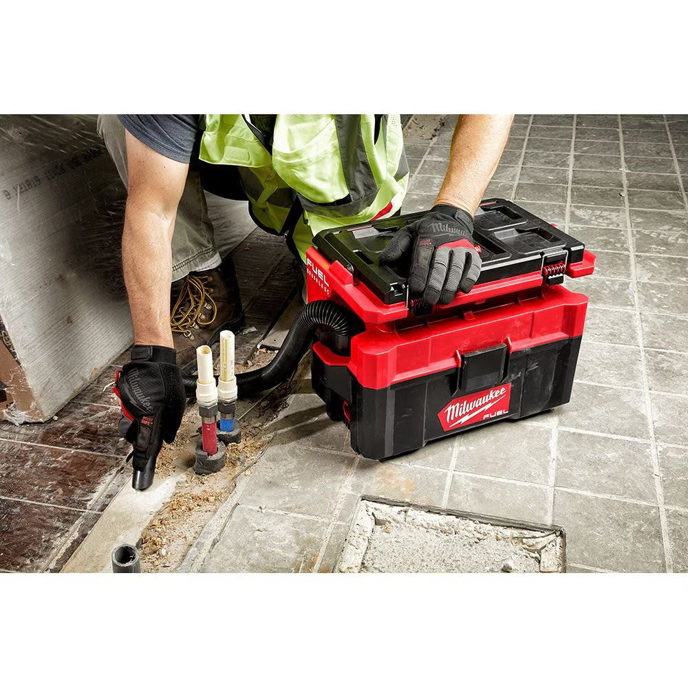 M18 FUEL™ 2.5 Gallon Wet/Dry Vacuum w/ PACKOUT™ Compatibility