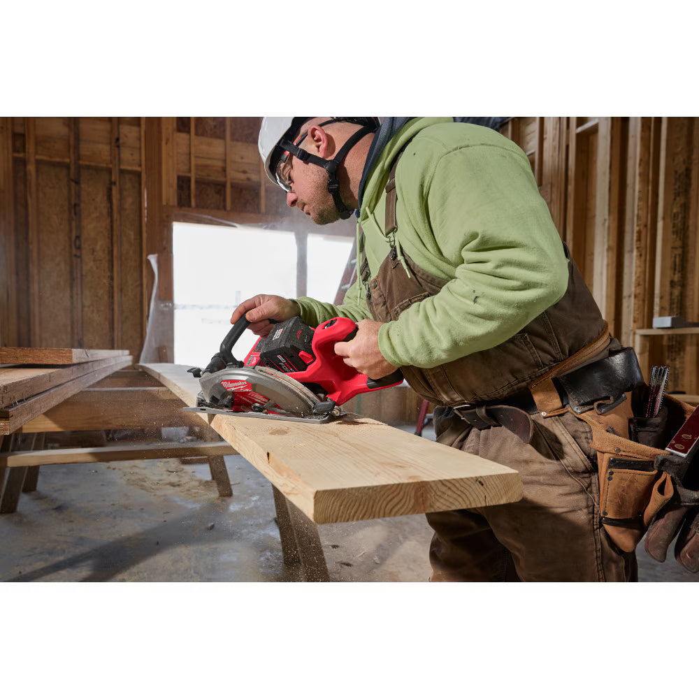 M18 FUEL™ 7-1/4" Rear Handle Circular Saw