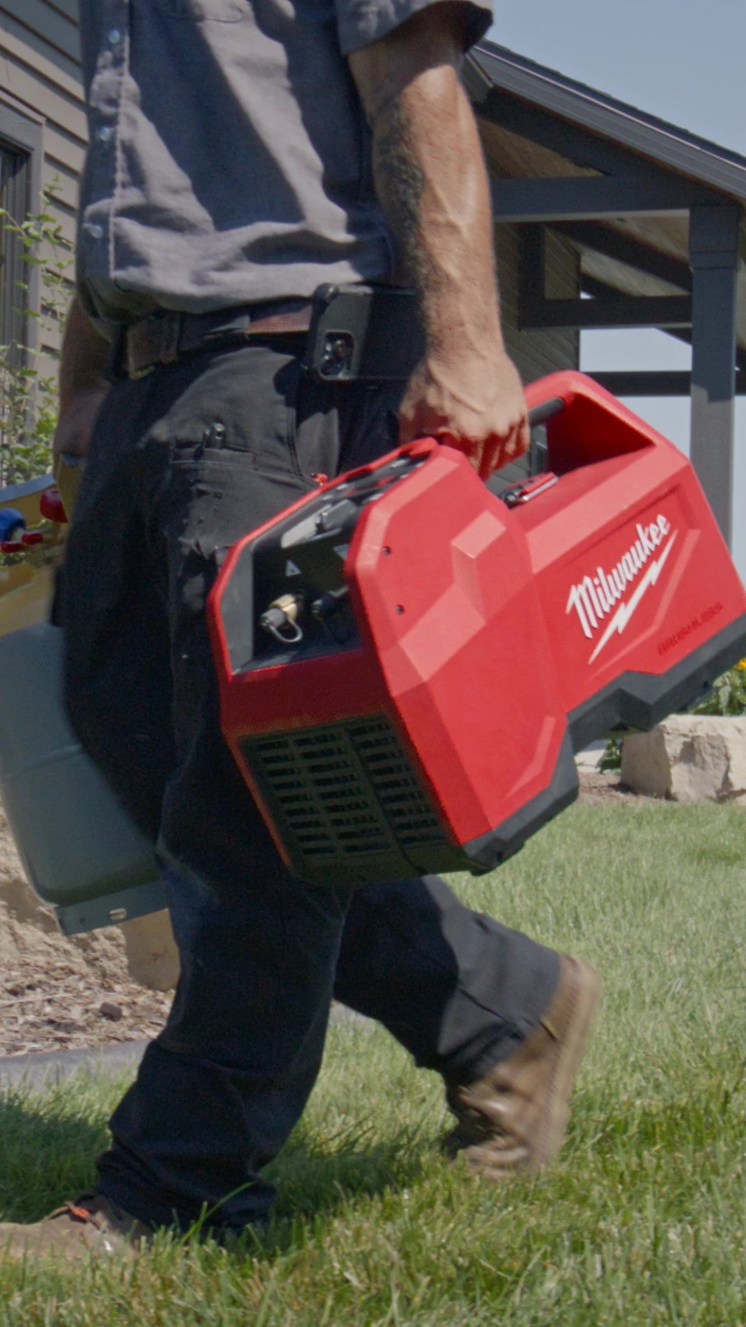 Milwaukee M18 Brushless Refrigerant Recovery Machine Social