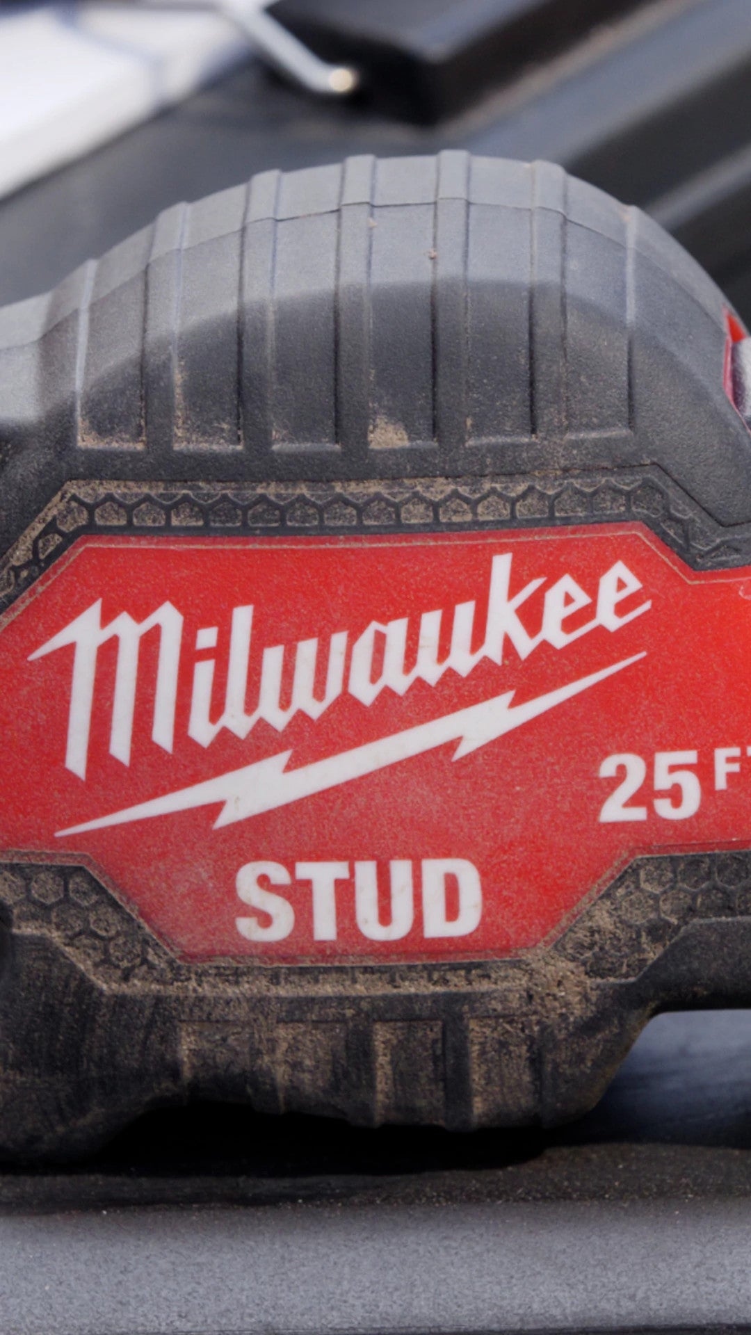 Milwaukee® STUD™ Tape Measure Social